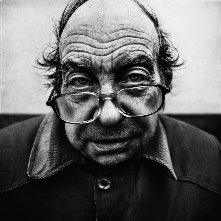 Retratos fotográficos en blanco y negro de personas sin hogar de Lee Jeffries.