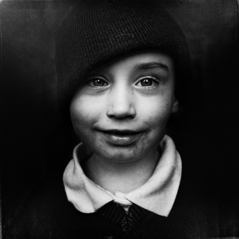 Retratos fotográficos en blanco y negro de personas sin hogar de Lee Jeffries.