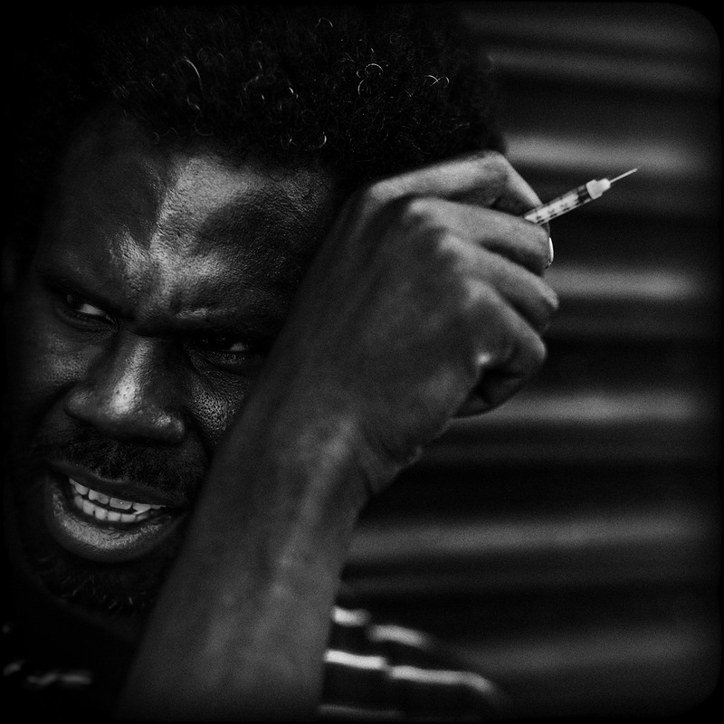 Retratos fotográficos en blanco y negro de personas sin hogar de Lee Jeffries.