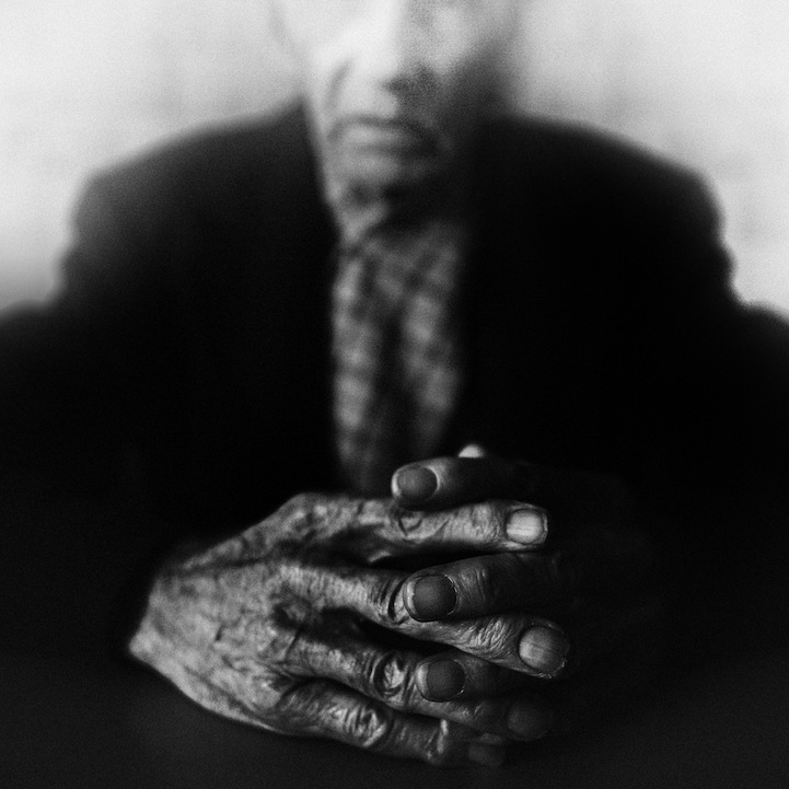 Retratos fotográficos en blanco y negro de personas sin hogar de Lee Jeffries.