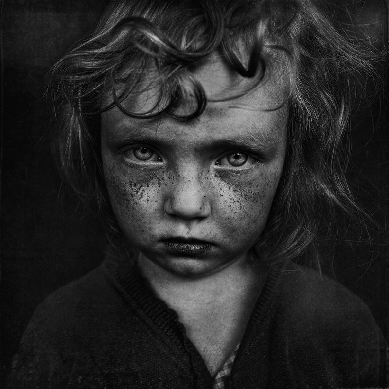 Retratos fotográficos en blanco y negro de personas sin hogar de Lee Jeffries.
