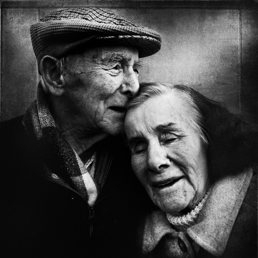 Retratos fotográficos en blanco y negro de personas sin hogar de Lee Jeffries.