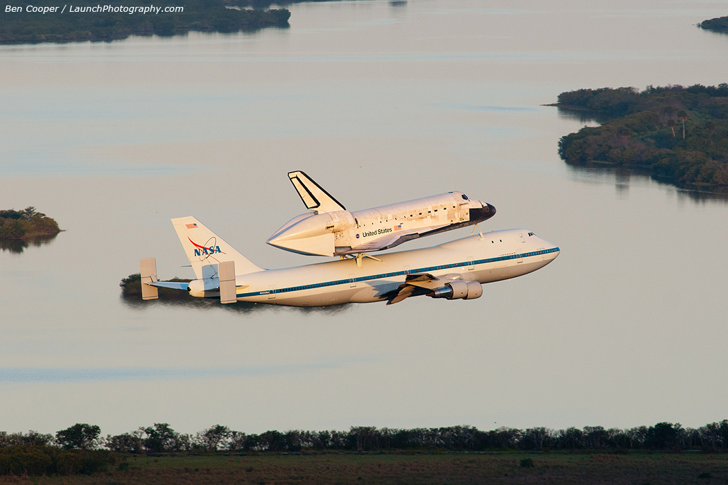Discovery_Smithsonian_VAB_3