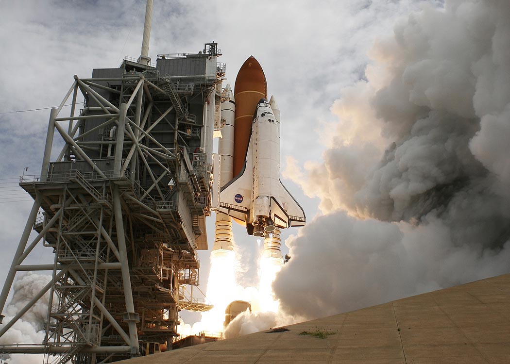 STS-135_3