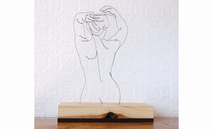 her-back_Wire-Sulpture_Gavin-Worth_yellowtrace