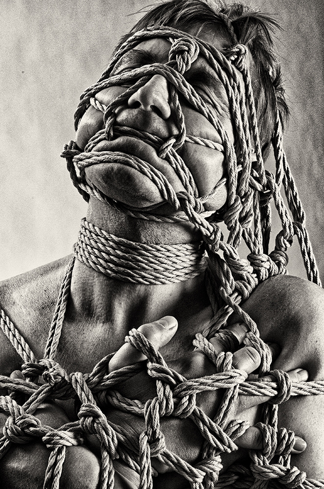 Fotografías bondage de Tom Ray