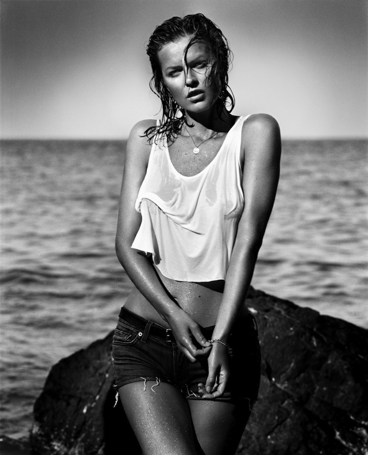 Eva Herzigova, fotografía por Vincent Peters