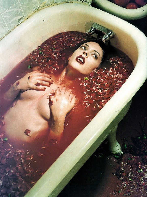 Bettina Rheims, Rose Mcgowan (1995).