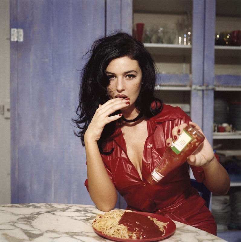 Bettina Rheims, Breakfast with Monica Bellucci, novembre 1995, Paris