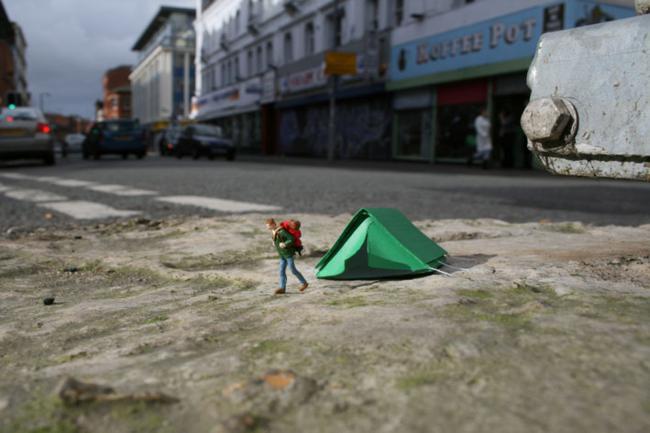 Slinkachu-little-people-city-street-art-49