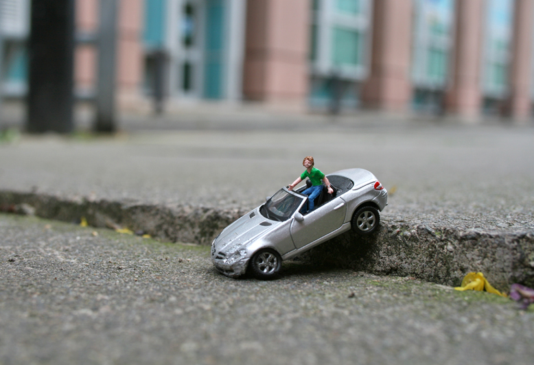 slinkachu-car