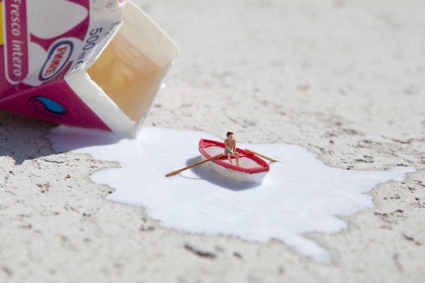 slinkachu_spilt-milk_1_1_1000