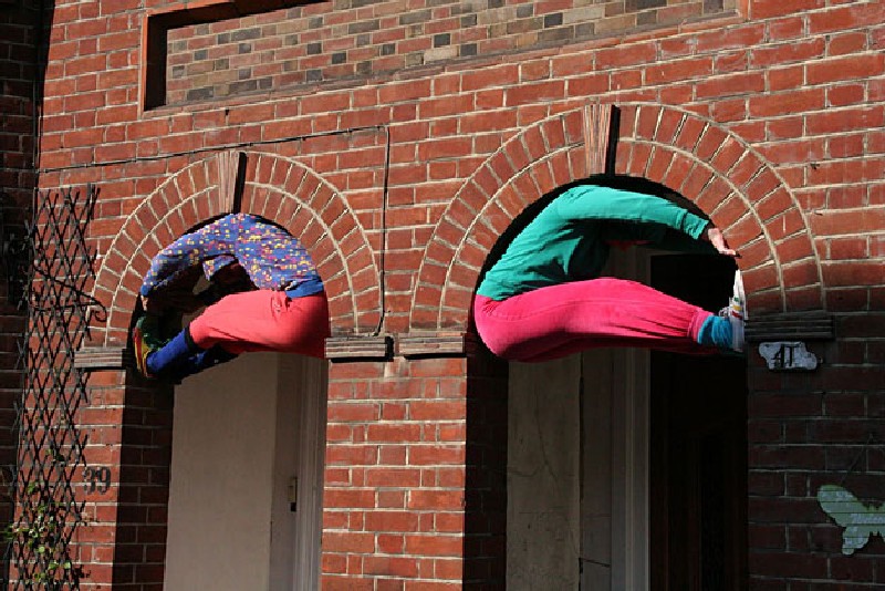Willi Dorner, Bodies in Urban Spaces
