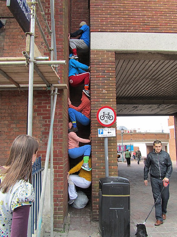 Willi Dorner, Bodies in Urban Spaces