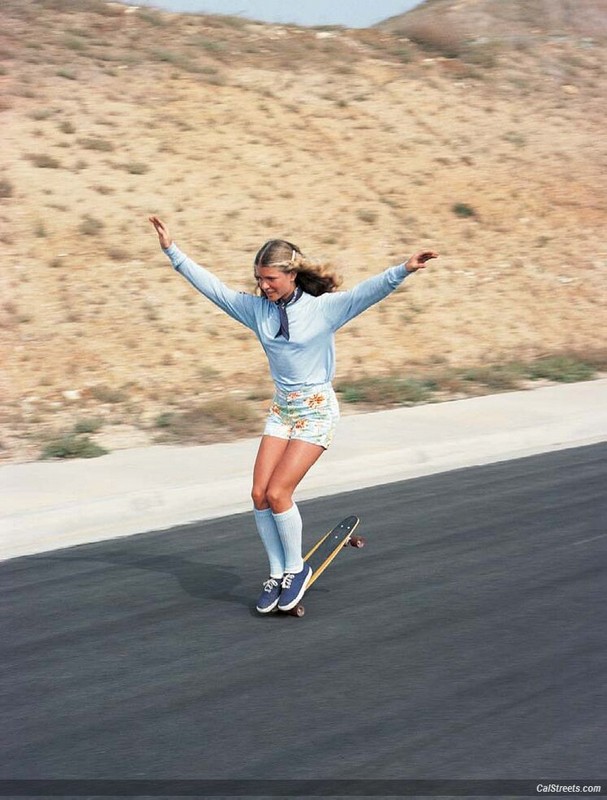 Chica skater de los años 70