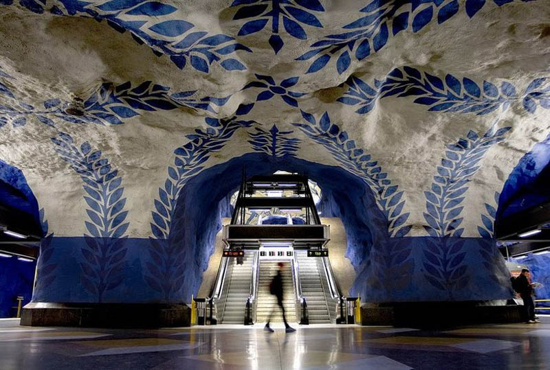 Pintura en el metro de Estocolmo