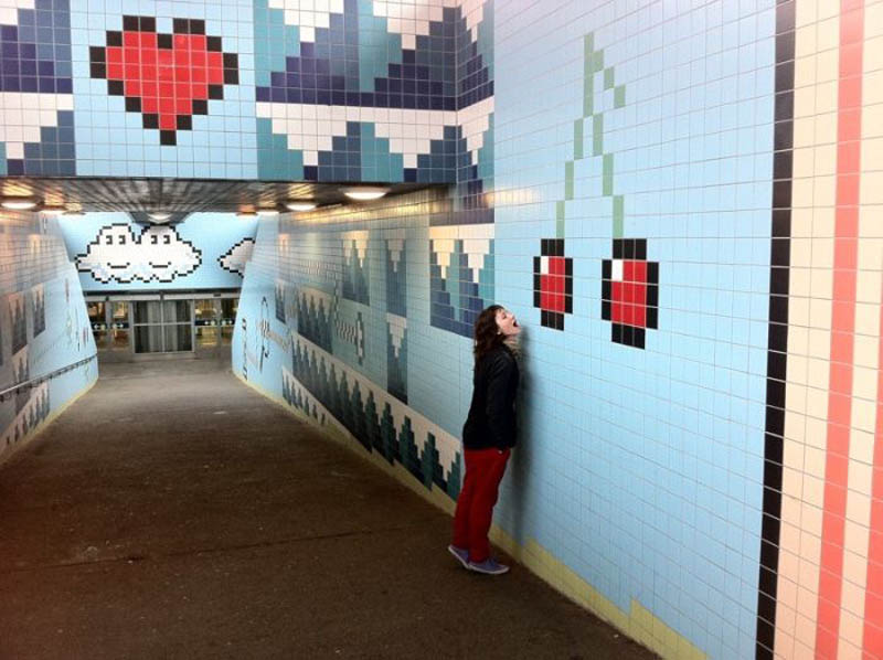 Pintura en el metro de Estocolmo