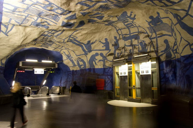 Pintura en el metro de Estocolmo