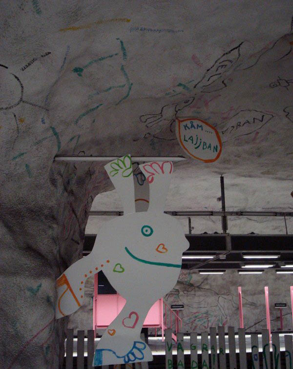 Pintura en el metro de Estocolmo