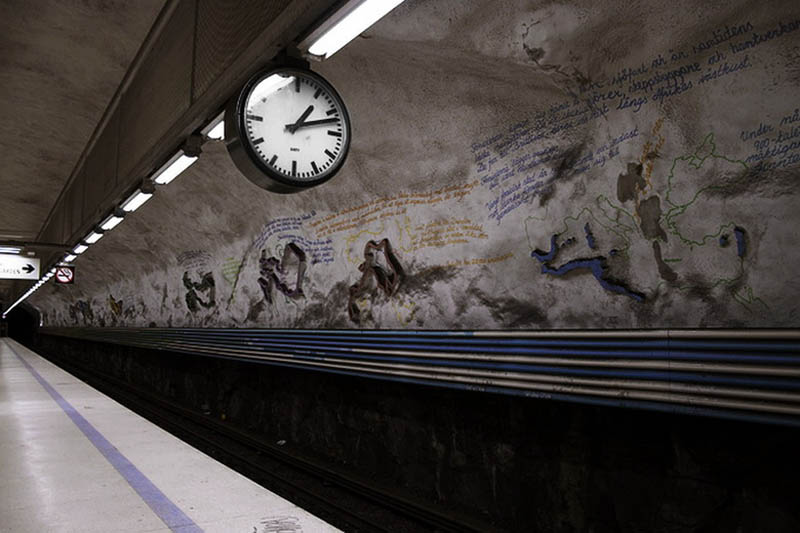 Pintura en el metro de Estocolmo