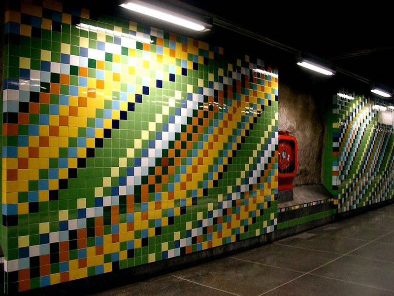 Pintura en el metro de Estocolmo