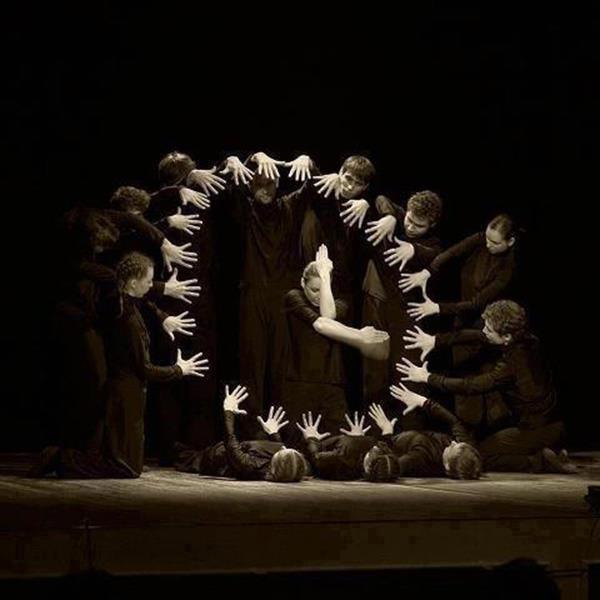 human-clock-original-artwork-by-handmade-theatre Cultura Inquieta