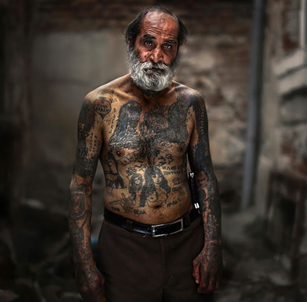 Tattoo tatuaje old people elder Cultura Inquieta19