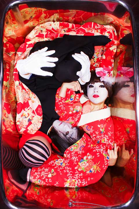 Couple Jam Tokyo Hal