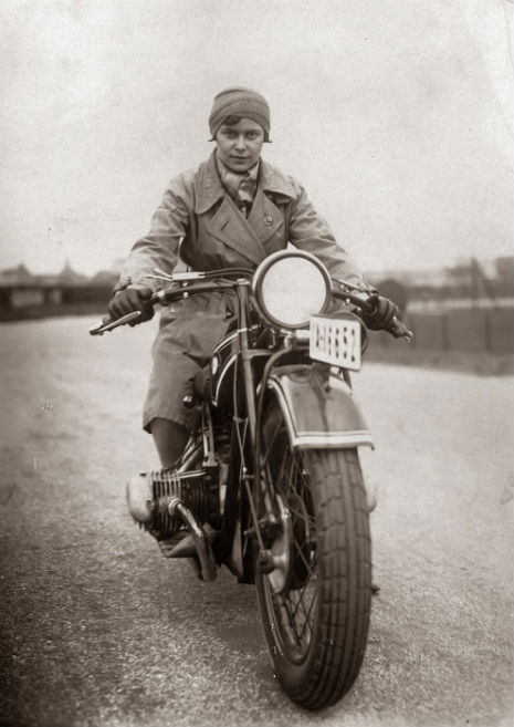 Motorcycles girls motos mujeres13