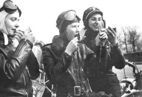 Motorcycles girls motos mujeres18