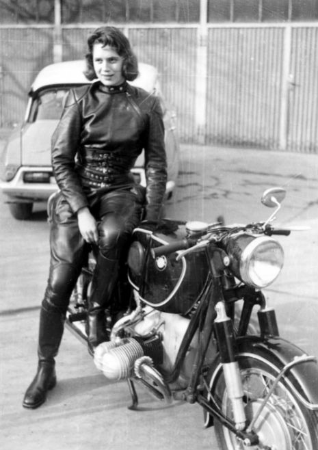 Motorcycles girls motos mujeres2