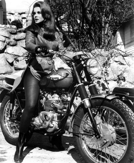 Motorcycles girls motos mujeres3