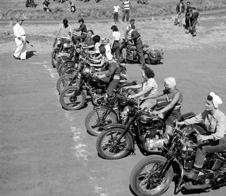 Motorcycles girls motos mujeres9