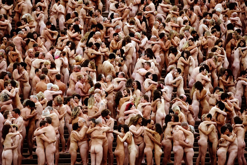 Fotografía de Spencer Tunick en una de sus instalaciones.