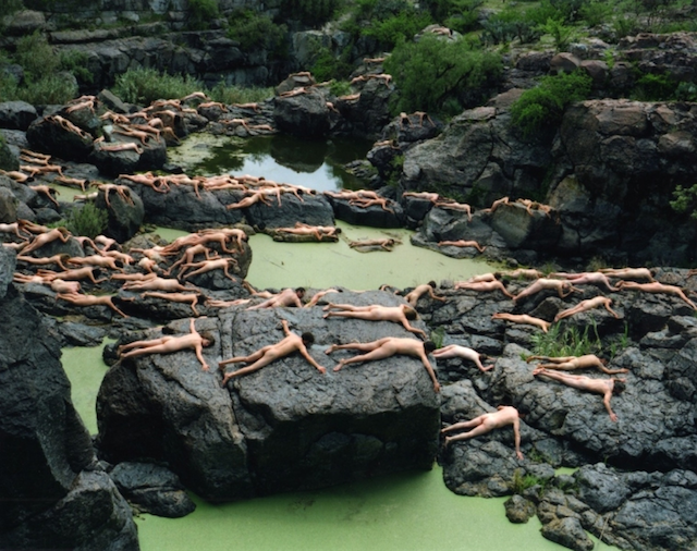 Fotografía de Spencer Tunick en una de sus instalaciones.