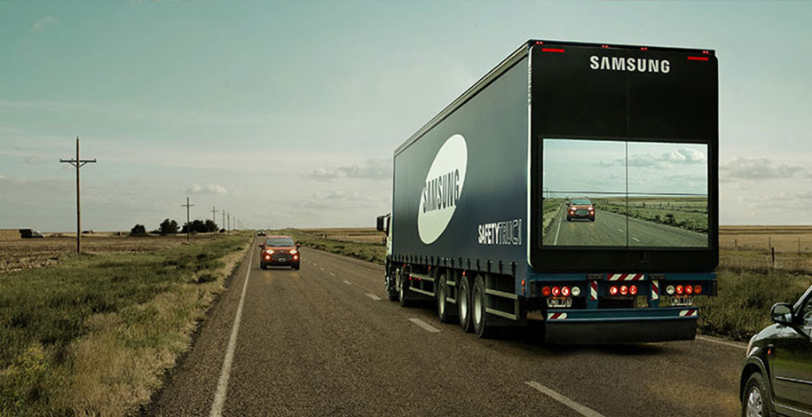 trailer-display-screen-safety-truck-samsung-1