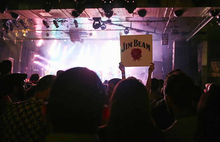 JIM BEAM Bomba Estereo 41