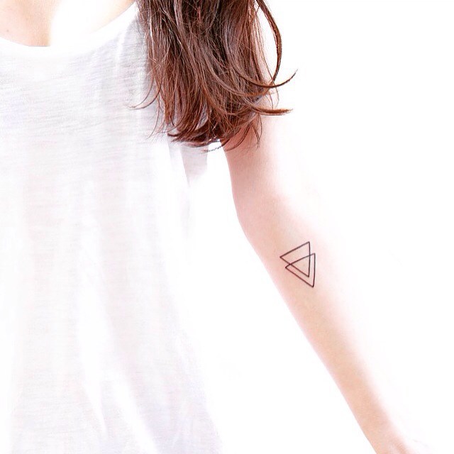 minimalist tattoos tatuaje minimalista17