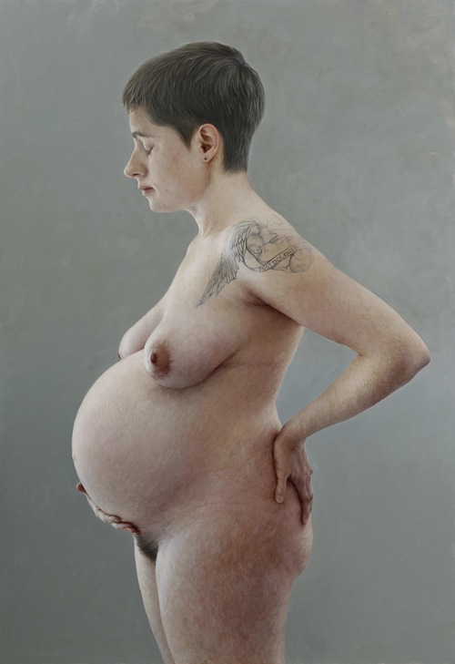Pintura de mujer embarazada desnuda por la pintora Aleah Chapin