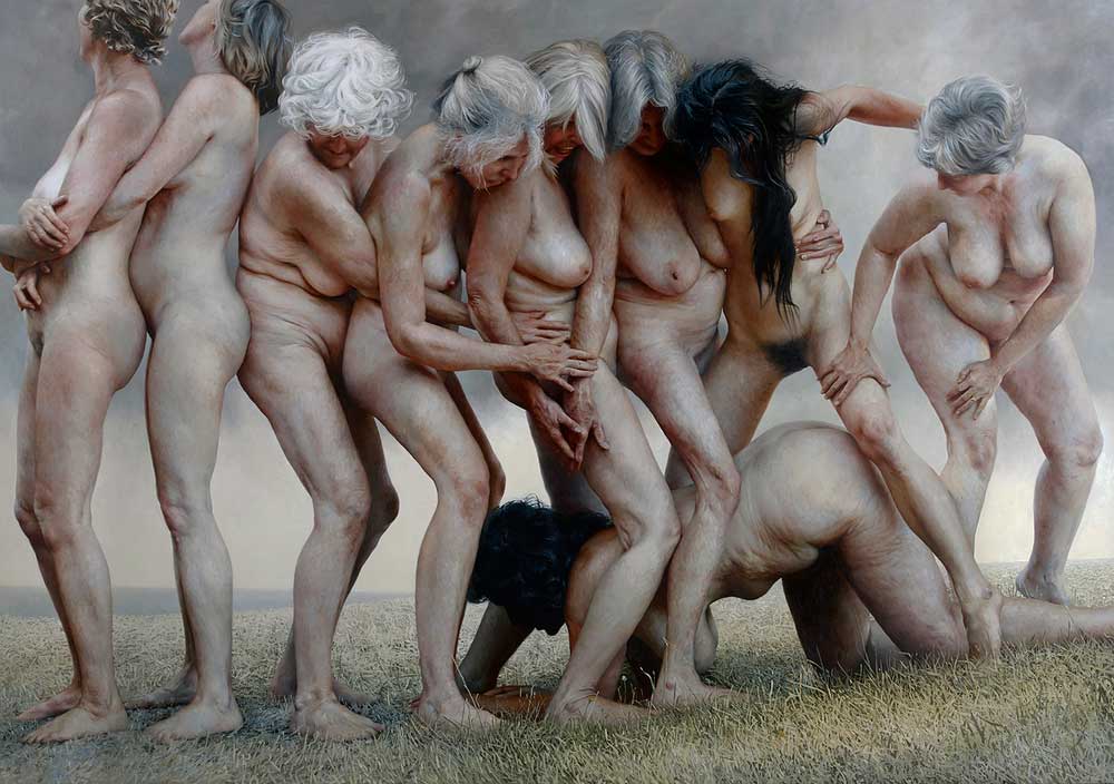 Pintura de mujeres mayores desnudas jugando por la pintora Aleah Chapin