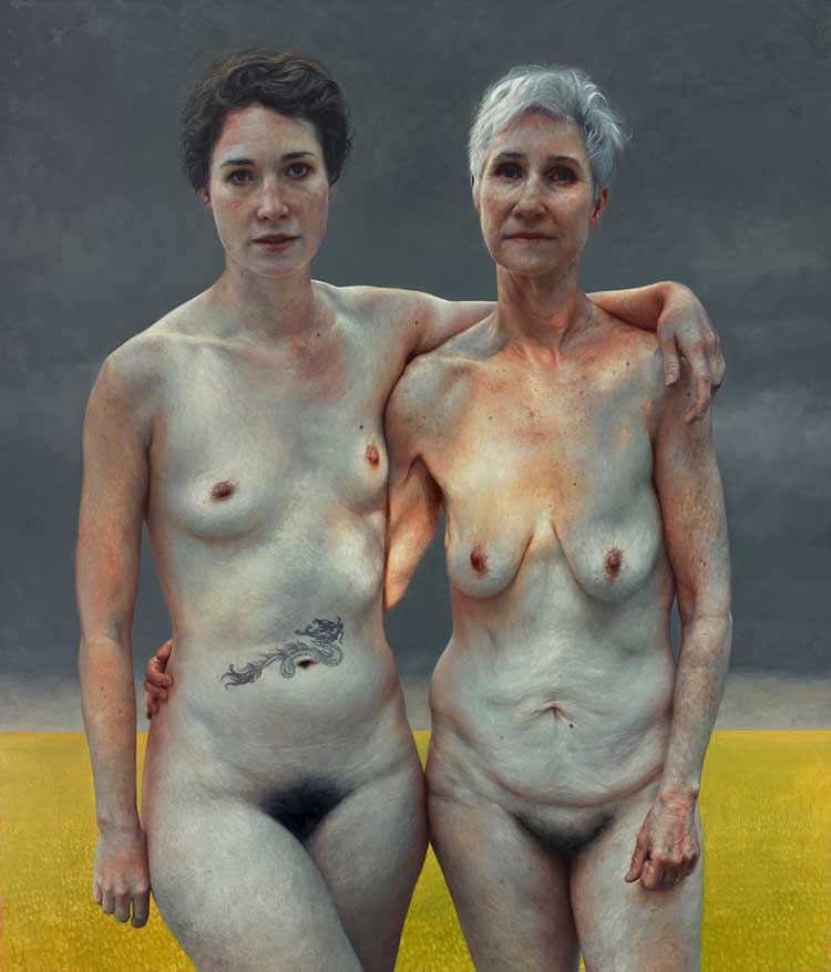 Pintura de dos mujeres desnudas abrazadas por la pintora Aleah Chapin