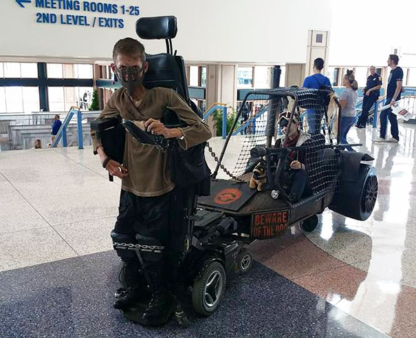 Un estudiante discapacitado convierte su silla de ruedas en un asombroso  disfraz de Mad Max - Cultura Inquieta