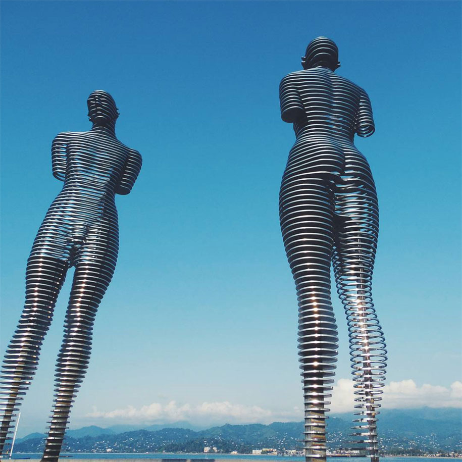 The Statue of Love estatua del amor Azerbaijani Cultura Inquieta4