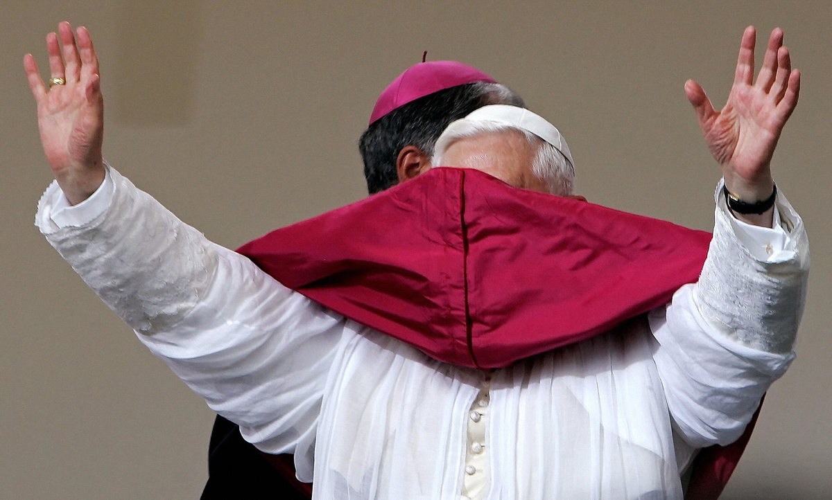 Pope papa wind viento5