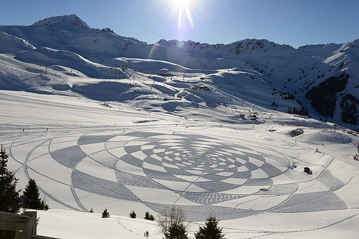 Simon Beck snow dragon Cultura Inquieta8