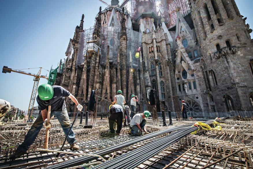 sagrada familia construction