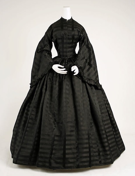 Vestido de luto Mourning Attire