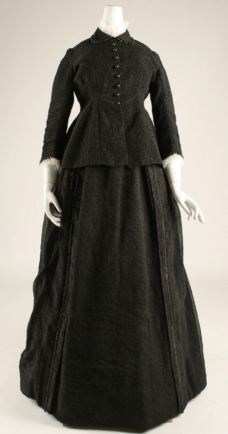 Vestido de luto Mourning Attire