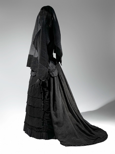 Vestido de luto Mourning Attire