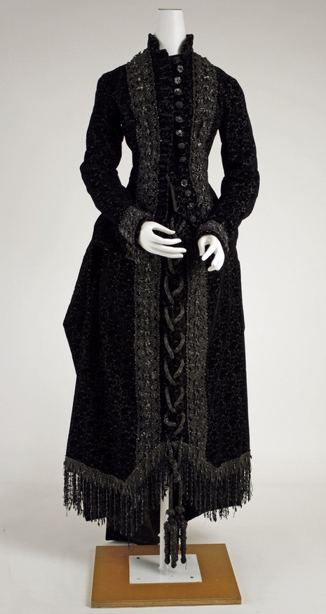 Vestido de luto Mourning Attire